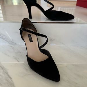 Paul Green black suede pumps